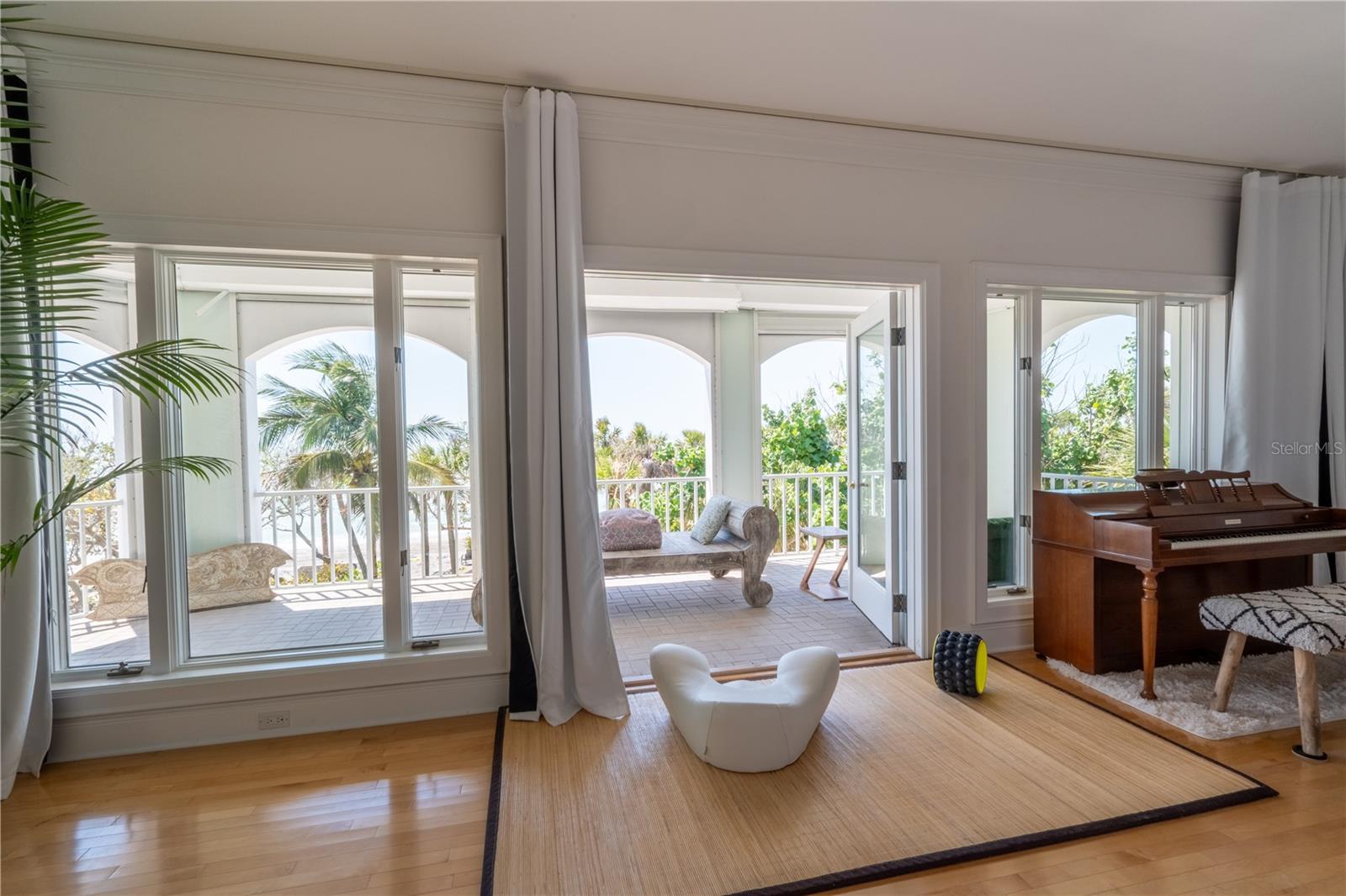 2217 - TROPICAL BREEZE ESTATES - Residential