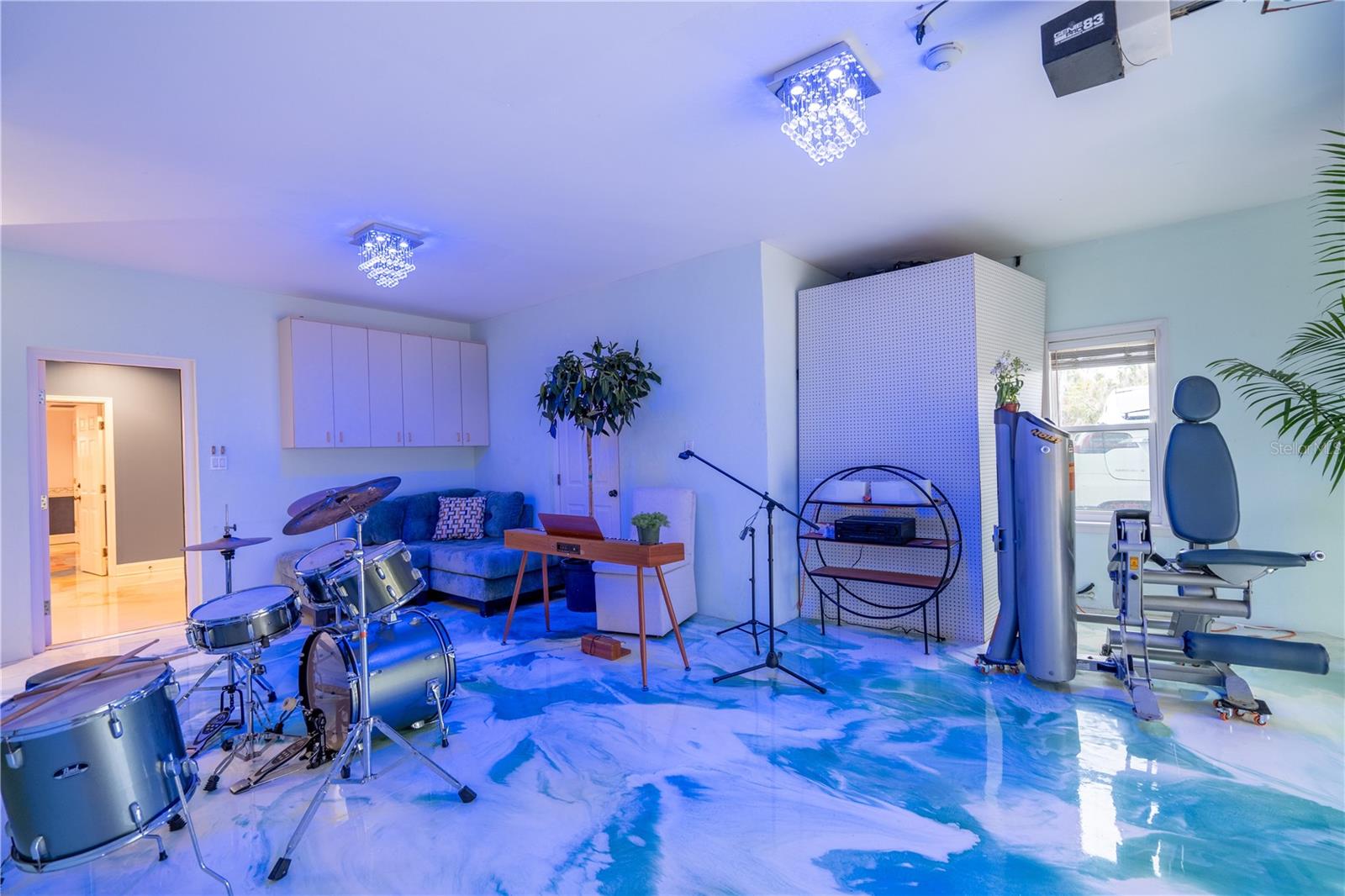 2217 - TROPICAL BREEZE ESTATES - Residential