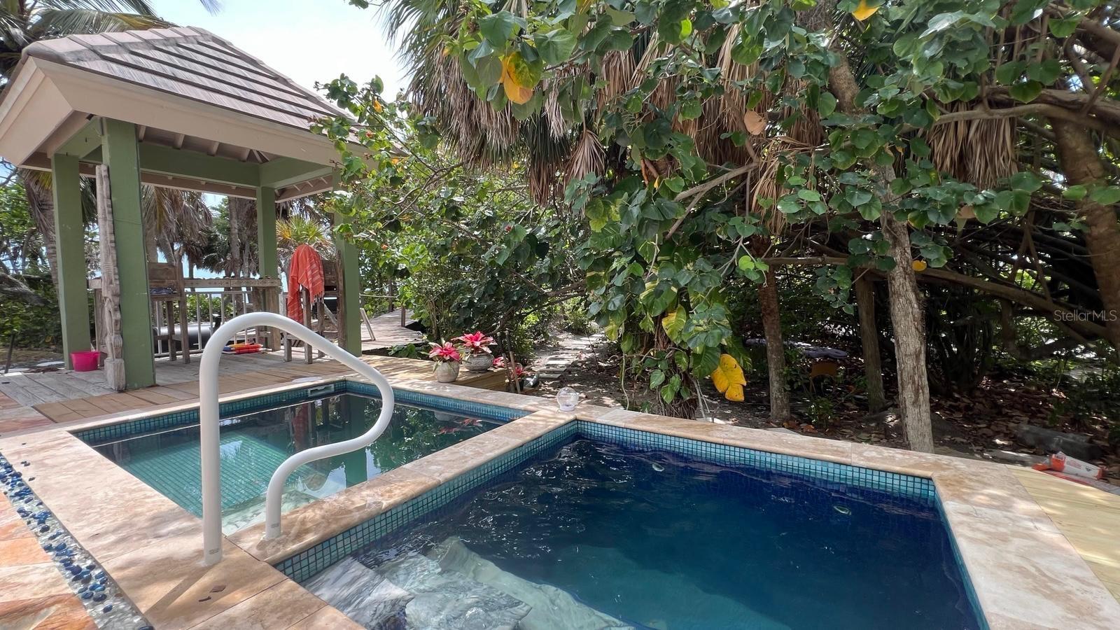 2217 - TROPICAL BREEZE ESTATES - Residential