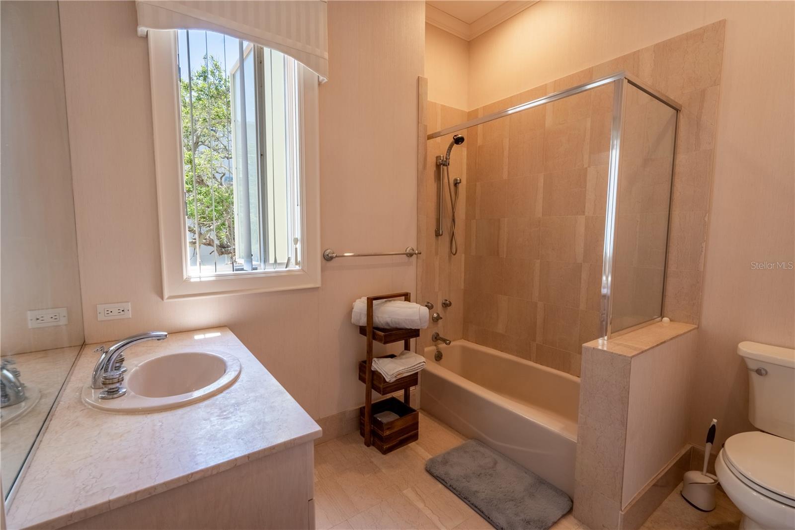 2217 - TROPICAL BREEZE ESTATES - Residential