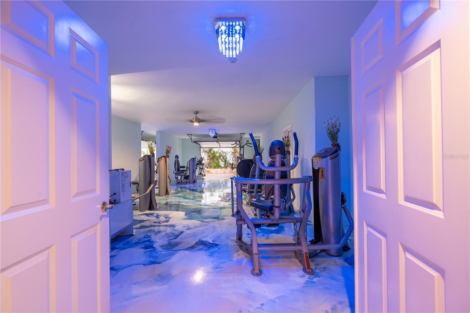 2217 - TROPICAL BREEZE ESTATES - Residential