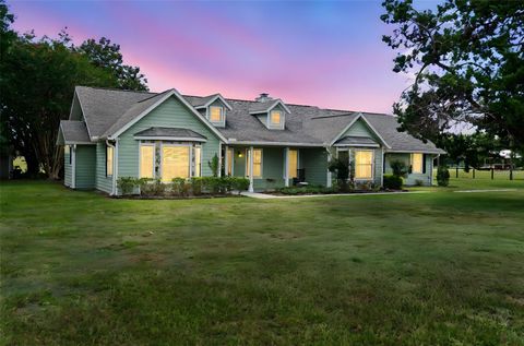 Tiny photo for 1930 NW 60th Avenue, Ocala, FL 34482 (MLS # OM706848)