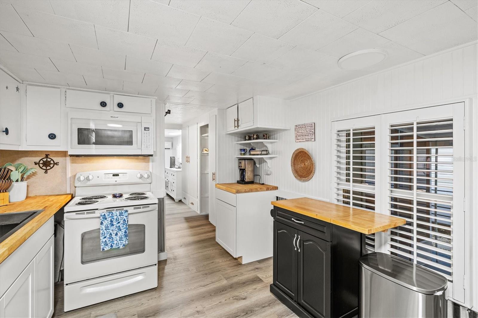 SUNNY SHORES TRAILER COMMUNITY - Residential