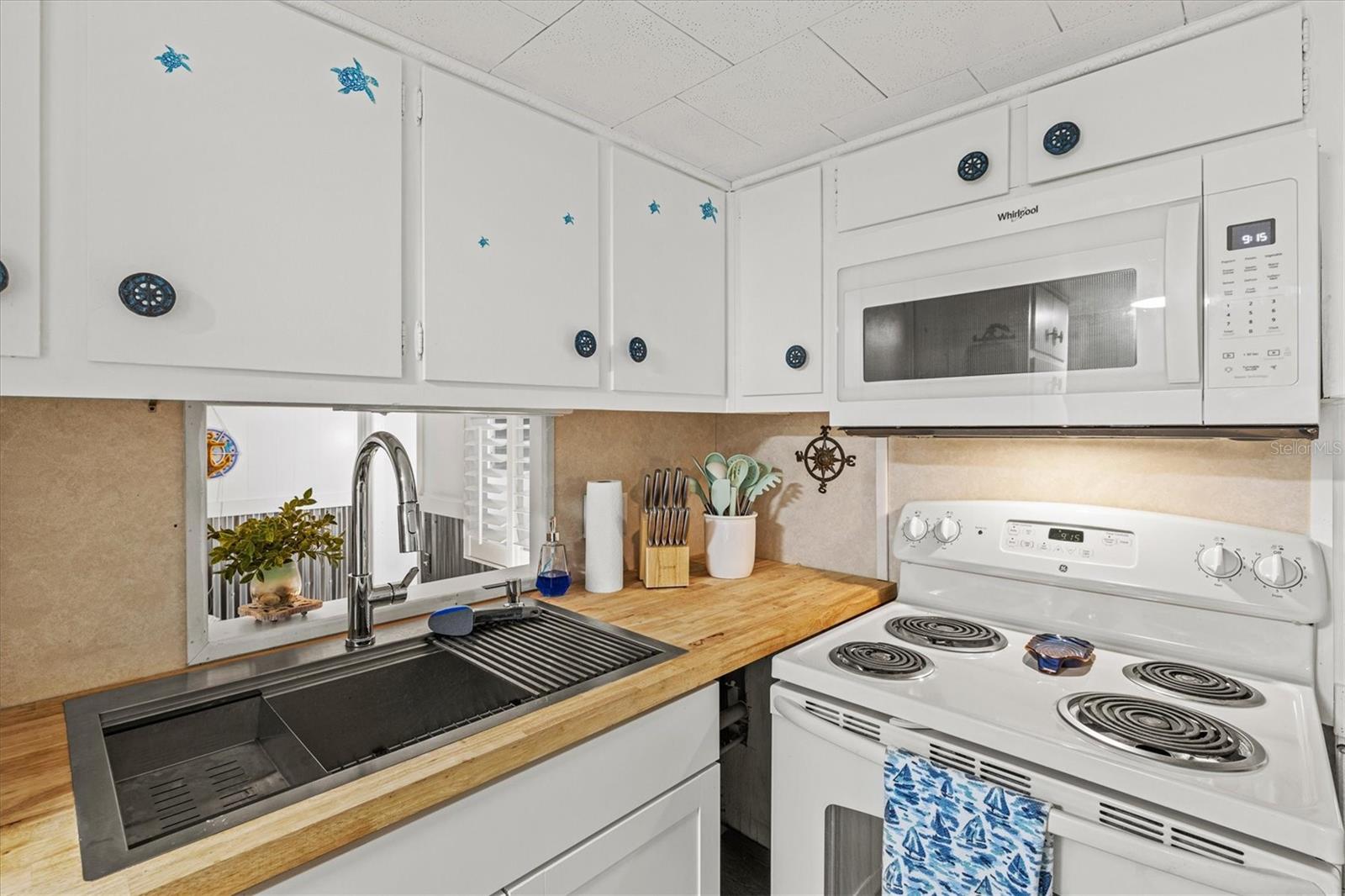 SUNNY SHORES TRAILER COMMUNITY - Residential