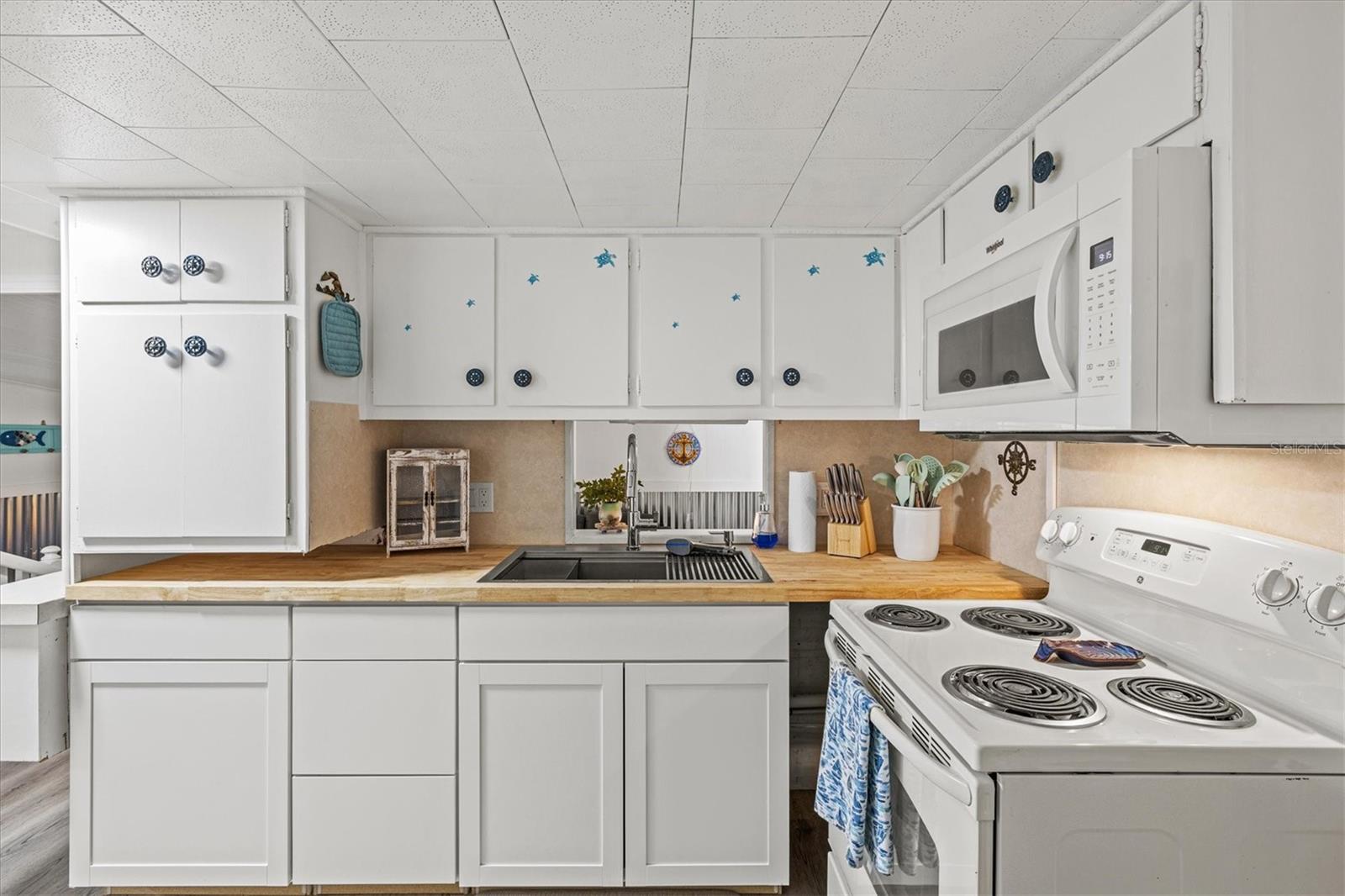 SUNNY SHORES TRAILER COMMUNITY - Residential