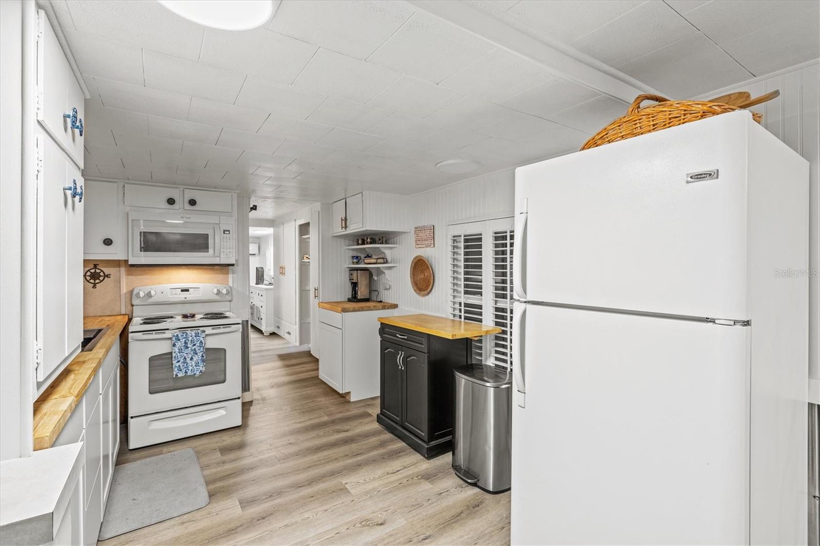 SUNNY SHORES TRAILER COMMUNITY - Residential