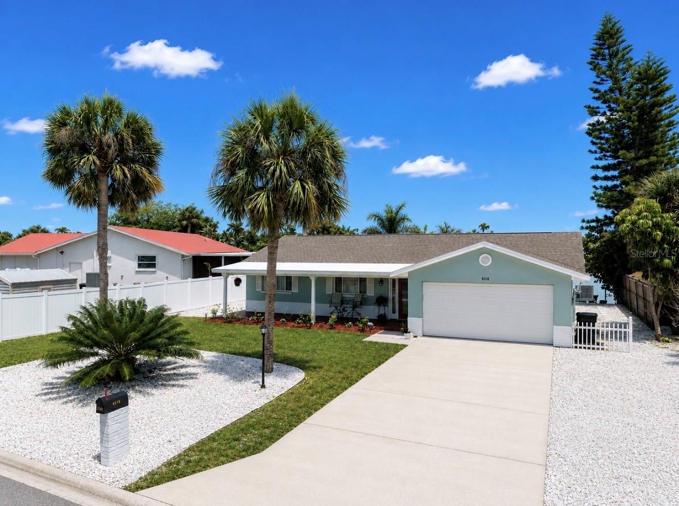 APOLLO BEACH UNIT 08 A RESUBDI - Residential