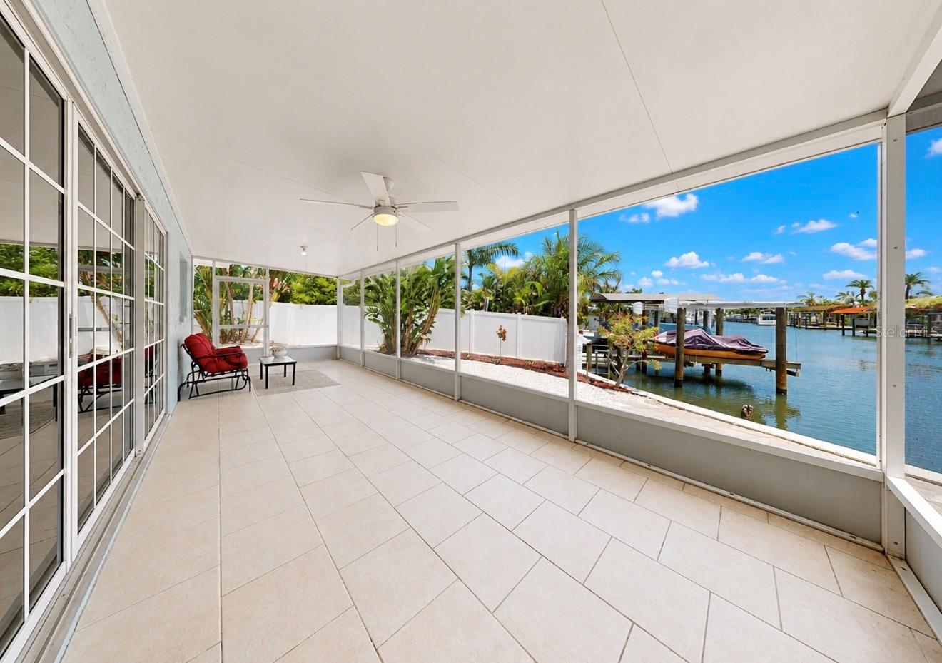 APOLLO BEACH UNIT 08 A RESUBDI - Residential
