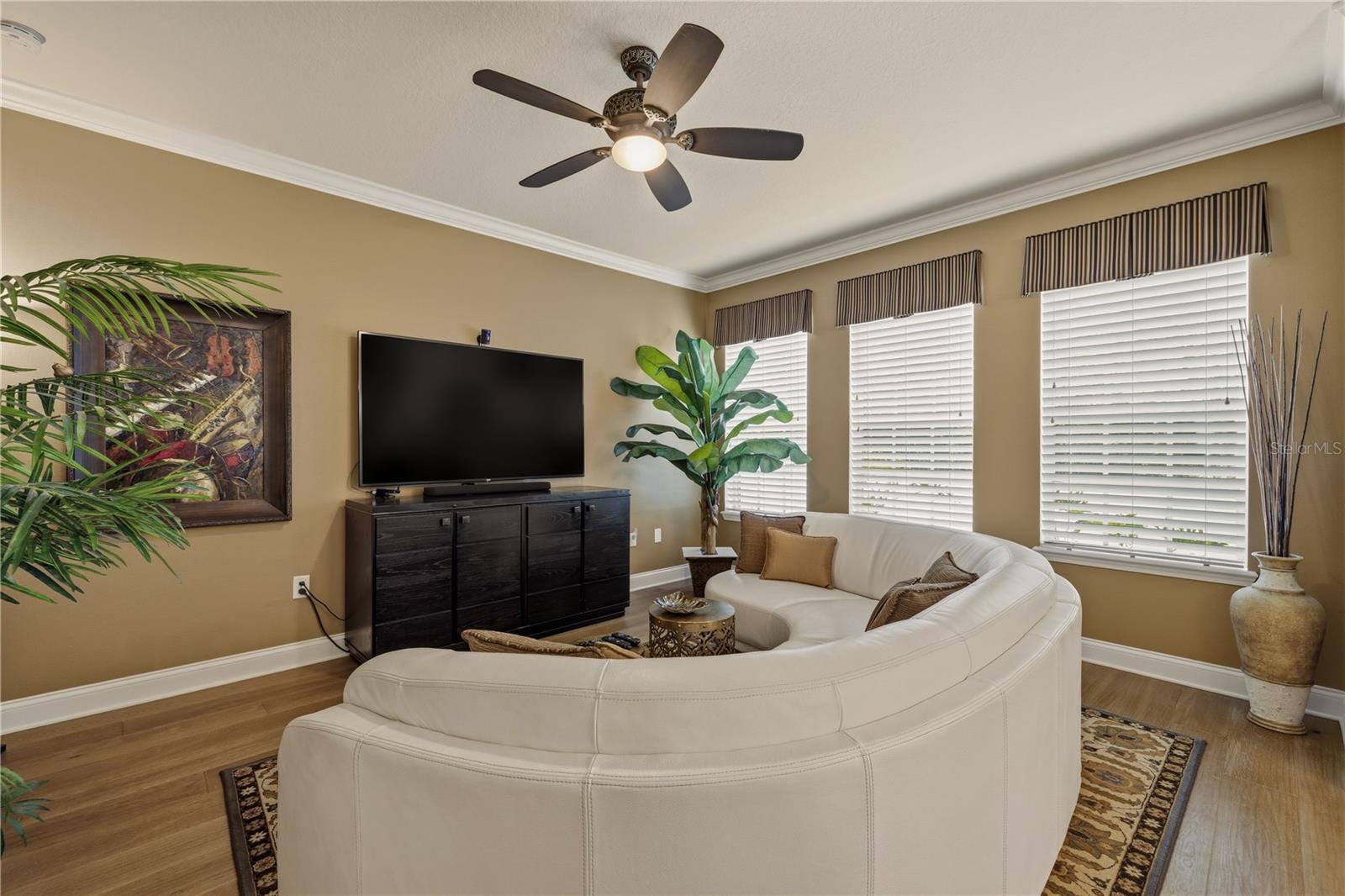 SADDLE CREEK MANOR - Residential