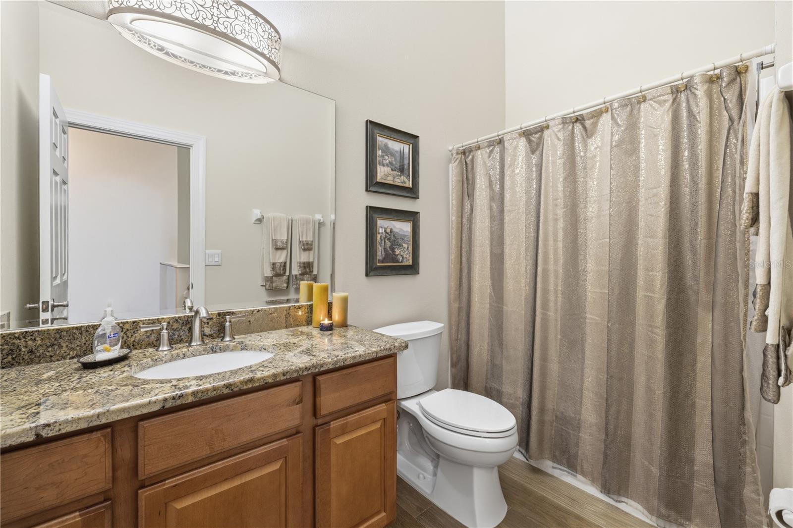 SADDLE CREEK MANOR - Residential