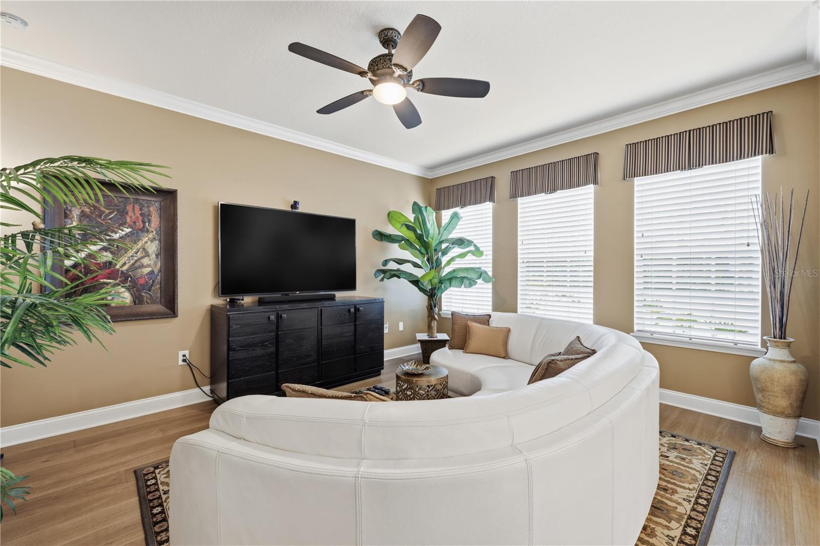 SADDLE CREEK MANOR - Residential