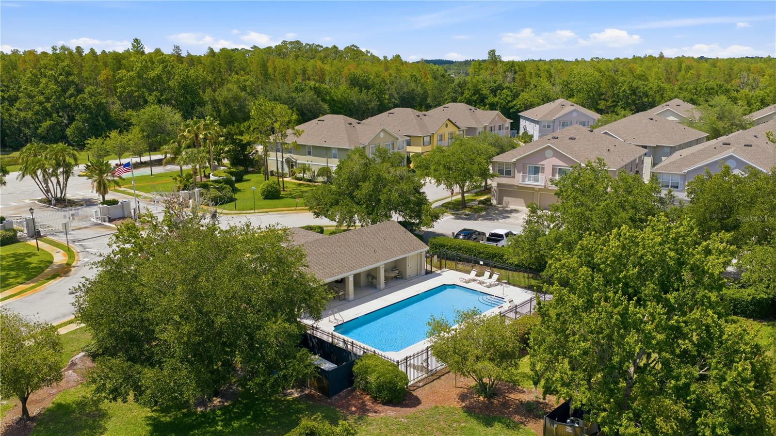 SADDLE CREEK MANOR - Residential