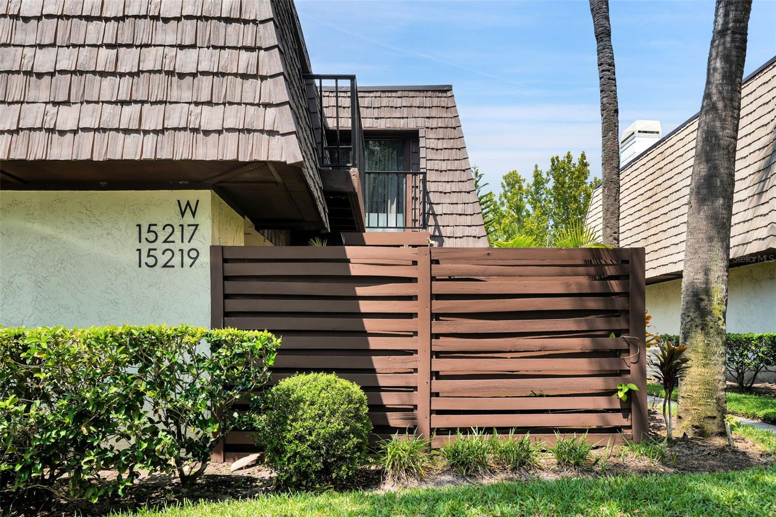 A condominium designed with a Townhome layout: This 3 Bedroom, 2.5 Bath condominium in Quail Run (Carrollwood) offers 1478 sq. ft. and features a SPACIOUS FLOOR PLAN with freshly painted walls. Standouts include: LARGE BEDROOMS with balconies overlooking the community lake; fabulous great room with custom built in, wet bar, and fireplace; PRIVATE PAVERED COURTYARD that's ideal for relaxing, gardening, or entertaining; large, light and bright kitchen with great cabinet space, refrigerator, microwave, and range/oven; ceiling fans; INSIDE LAUNDRY ROOM; and last but not least, a lot of STORAGE SPACE! Quail Run offers a COMMUNITY POOL, SPA, AND TENNIS COURTS, and is conveniently located to shopping, dining, schools, Carrollwood Country Club, Northdale Golf and Tennis Club, medical facilities and more, making it a great place to live!