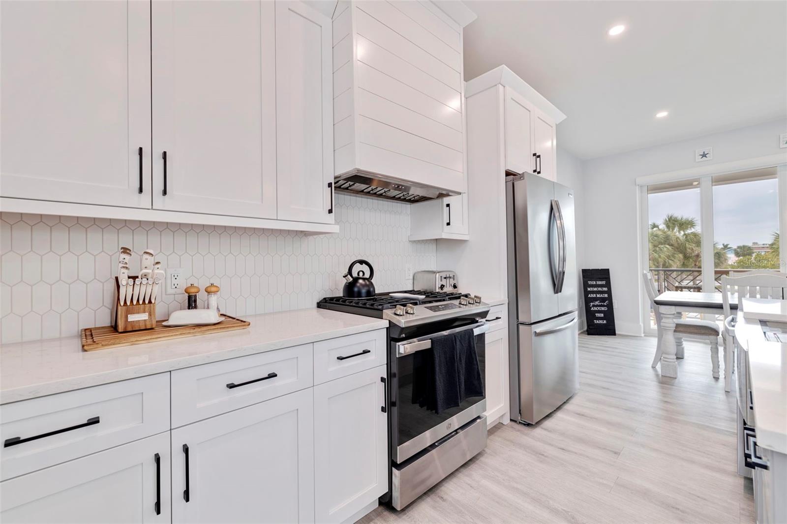 PALMS AT 1800 CONDO - Residential