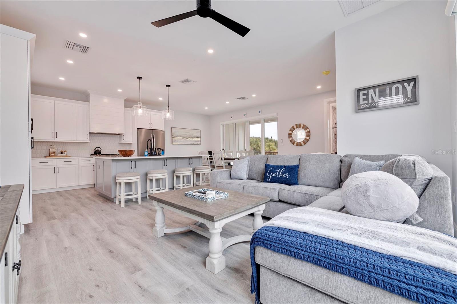 PALMS AT 1800 CONDO - Residential