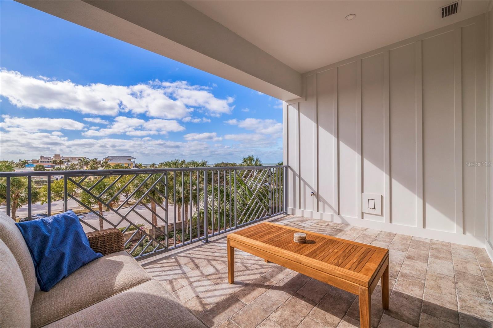 PALMS AT 1800 CONDO - Residential