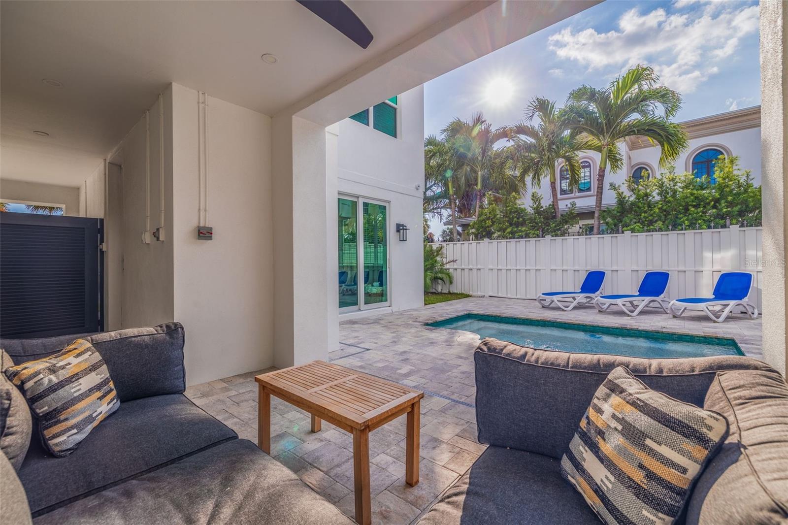 PALMS AT 1800 CONDO - Residential