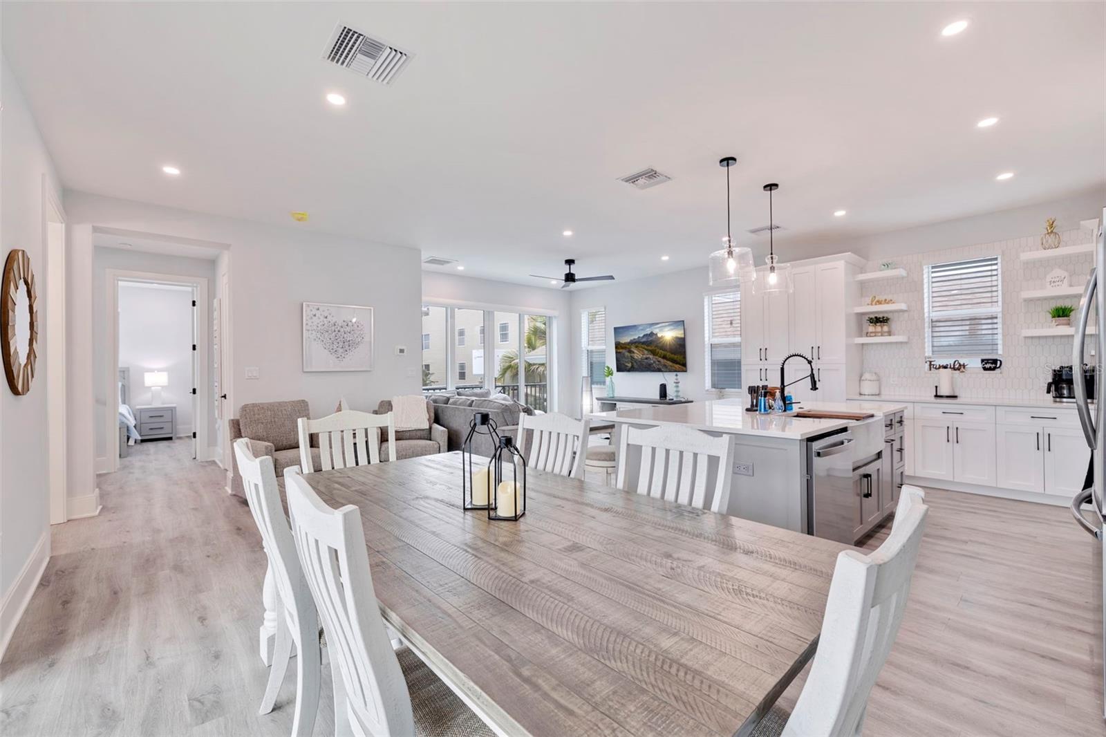 PALMS AT 1800 CONDO - Residential