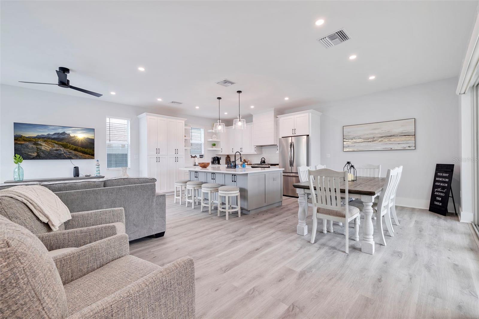 PALMS AT 1800 CONDO - Residential