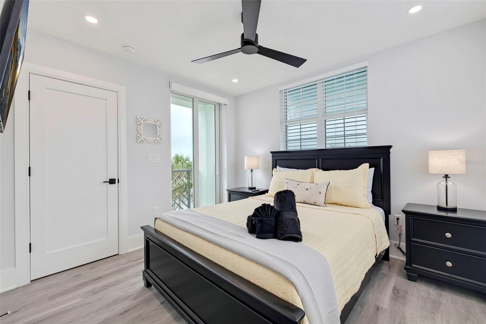 PALMS AT 1800 CONDO - Residential