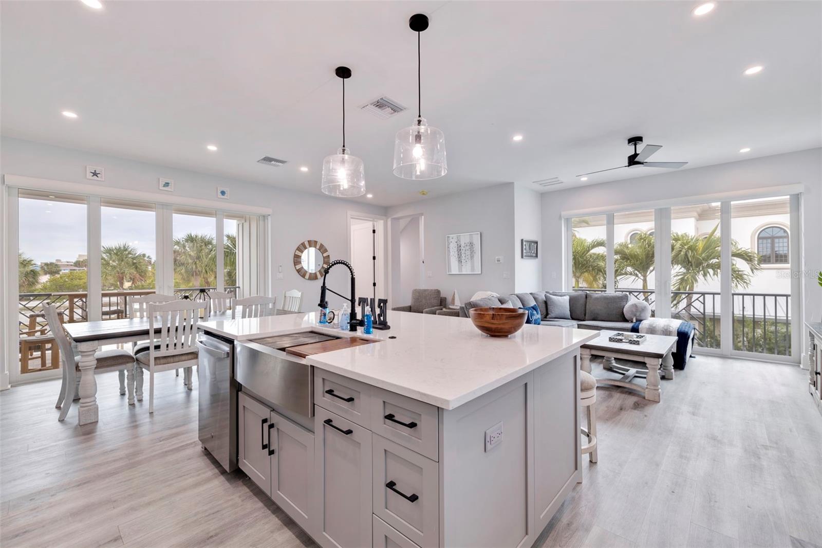 PALMS AT 1800 CONDO - Residential