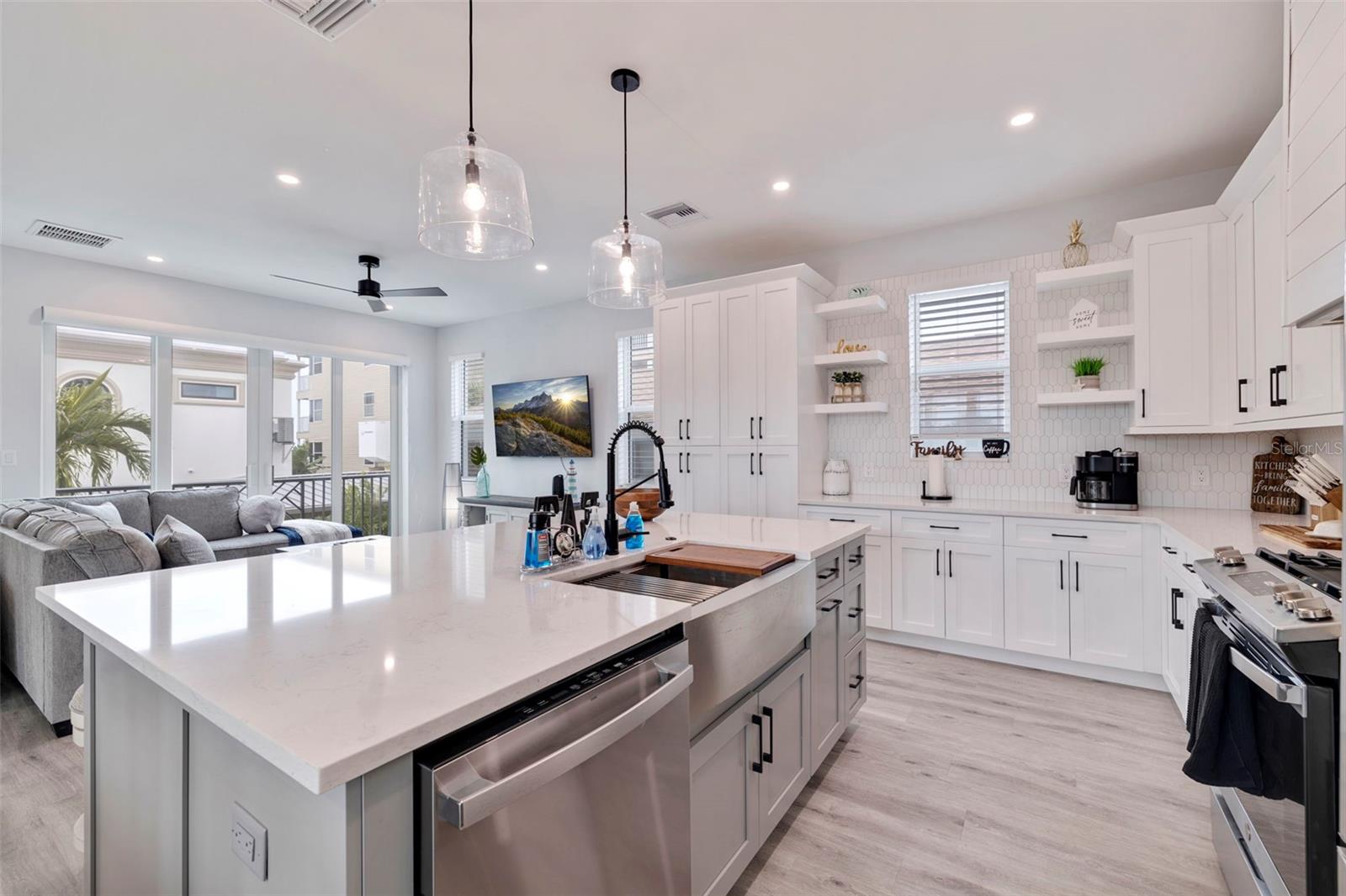 PALMS AT 1800 CONDO - Residential