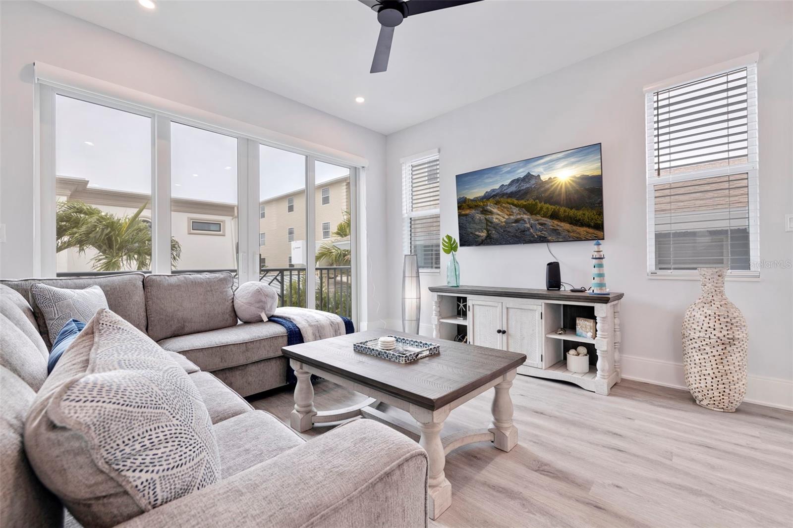 PALMS AT 1800 CONDO - Residential