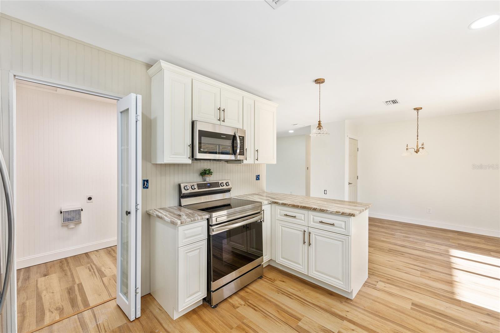 RAINBOW SPGS - Residential