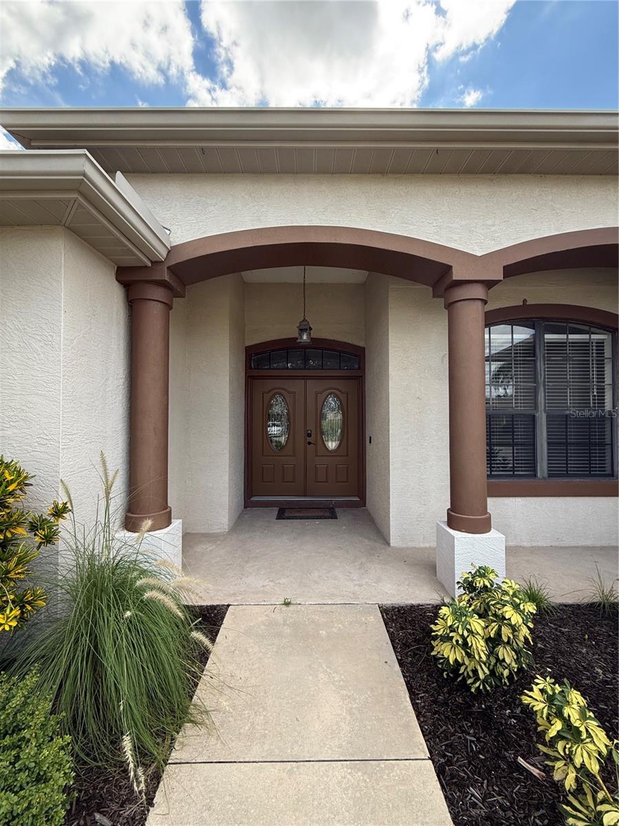 3BR / 2BA now available for rent in Laurel Meadows community! Includes: 3-Car Garage, Bonus Room, Outdoor Kitchen & Fireplace!
Available now in the desirable Laurel Meadows community! This home features a master bedroom with dual walk-in closets, dual vanity sinks, a tile shower/tub combo, and a versatile bonus room ideal for an office or guest space. The expansive kitchen is equipped with a modern cooktop, large fridge, built-in oven, and a massive island big enough to serve dinners on. Enjoy additional perks like the fireplace, outdoor kitchen, and the spacious ¼-acre yard that overlooks beautiful trees. There is a laundry room with a washer & dryer included. First and security deposit required.