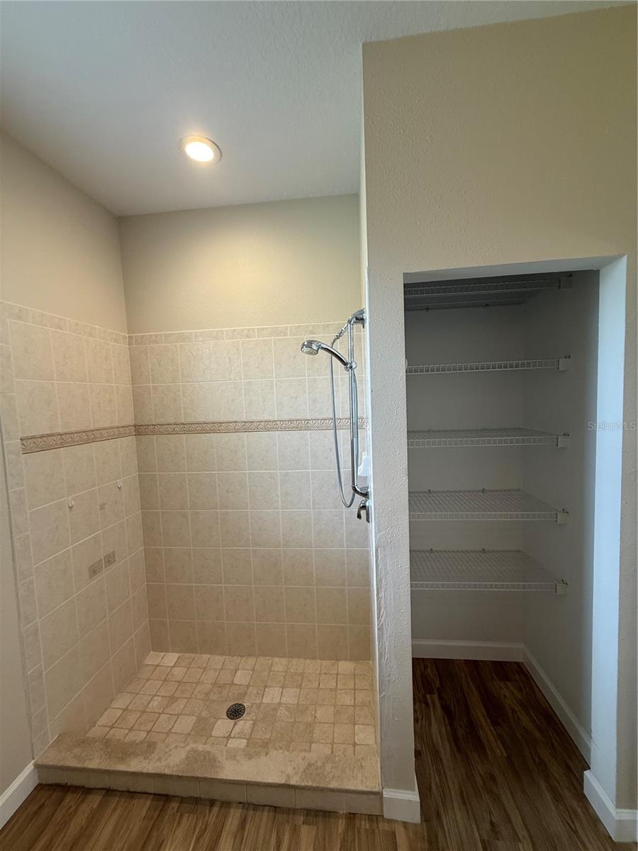 LAUREL MEADOWS - Residential Lease