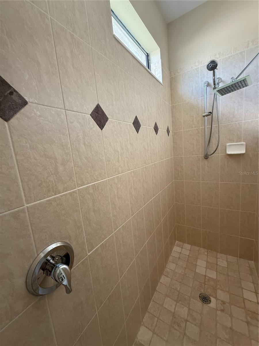 LAUREL MEADOWS - Residential Lease