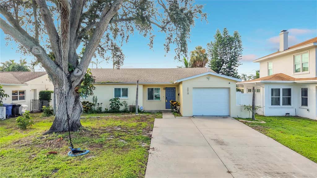 Photo of 2010 Bayou Grande Boulevard NE, St Petersburg, FL 33703 (MLS # A4703949)