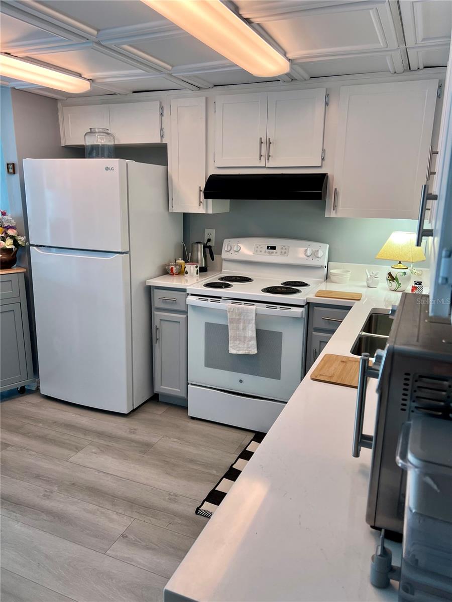 CIRCLE SQUARE WOODS - Residential