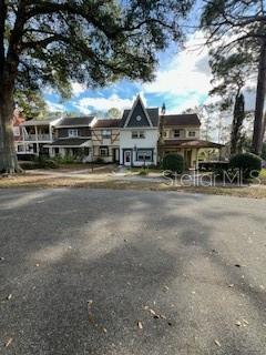 CIRCLE SQUARE WOODS - Residential