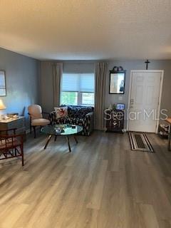 CIRCLE SQUARE WOODS - Residential