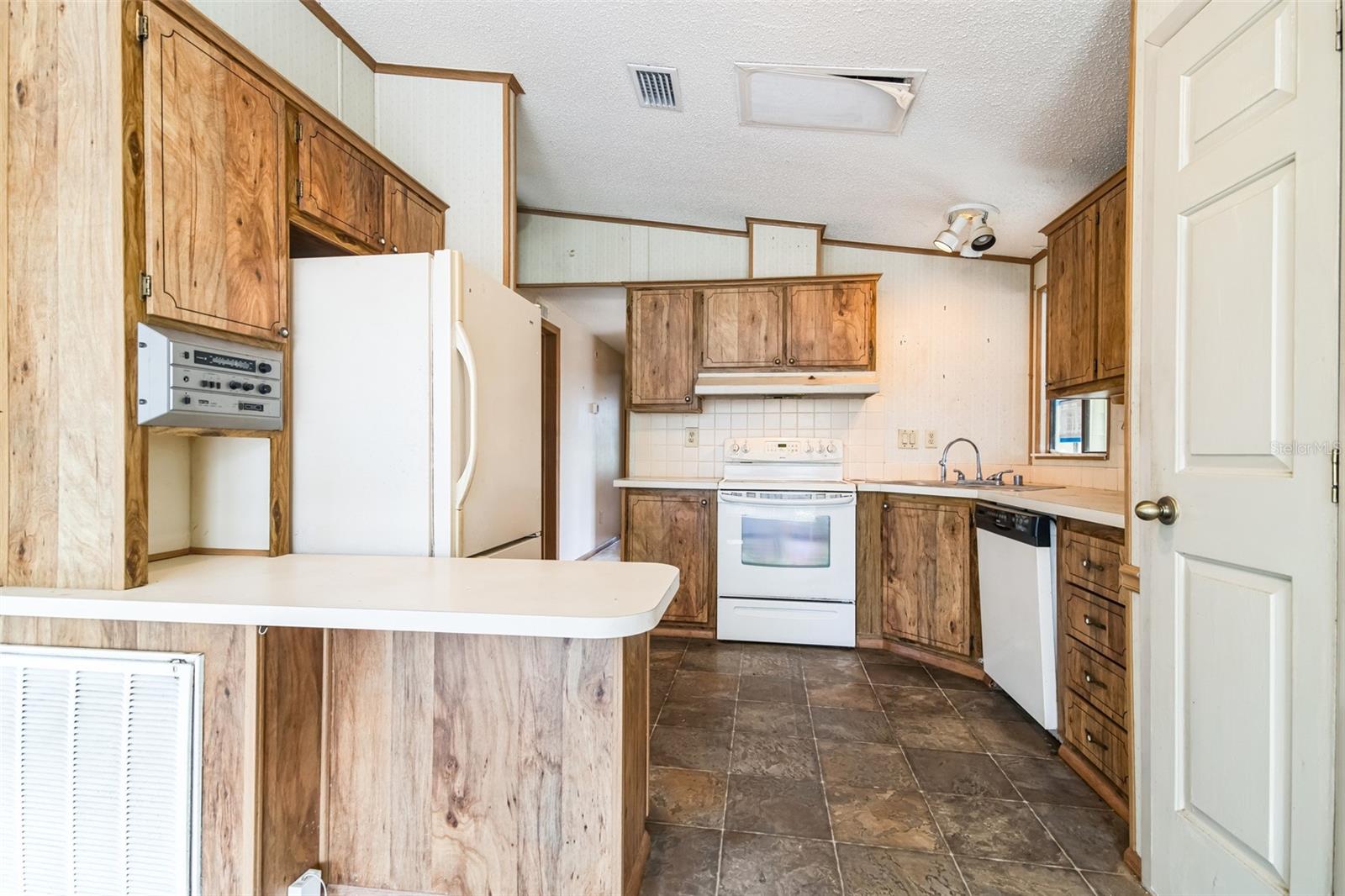 LADY LAKE ORANGE BLOSSOM GARDENS UNIT 07 - Residential