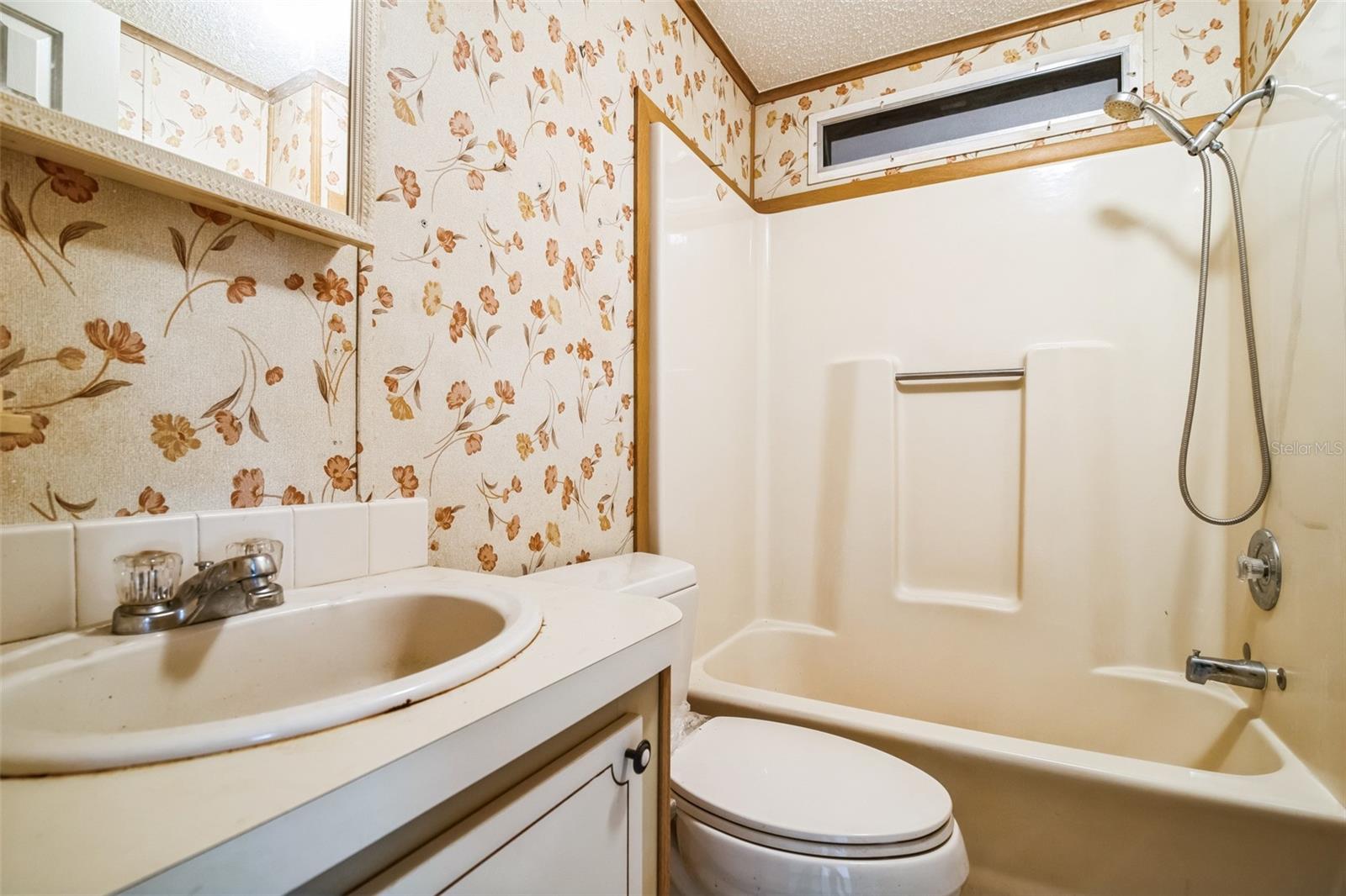 LADY LAKE ORANGE BLOSSOM GARDENS UNIT 07 - Residential