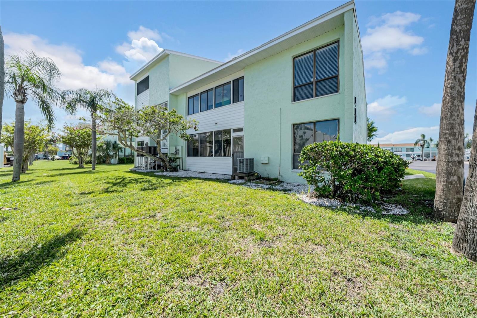 WINDRUSH COVE PH 1 CONDO - Residential