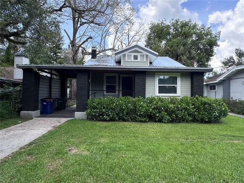 Photo of 209 W Louisiana Avenue, Tampa, FL 33603 (MLS # TB8413885)