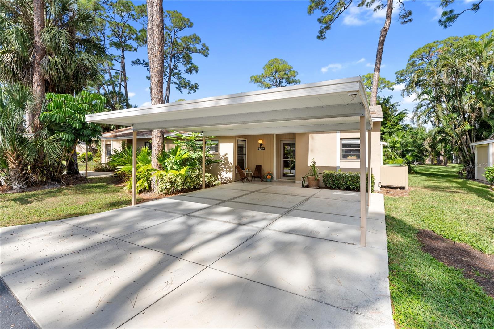 4767 VILLAGE GARDENS DRIVE 94