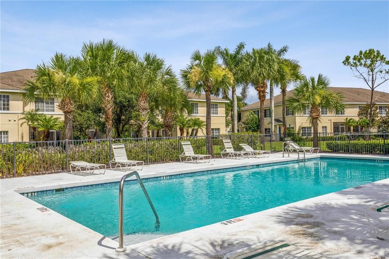 THE TWNHMS AT LIGHTHOUSE COVE I - Residential