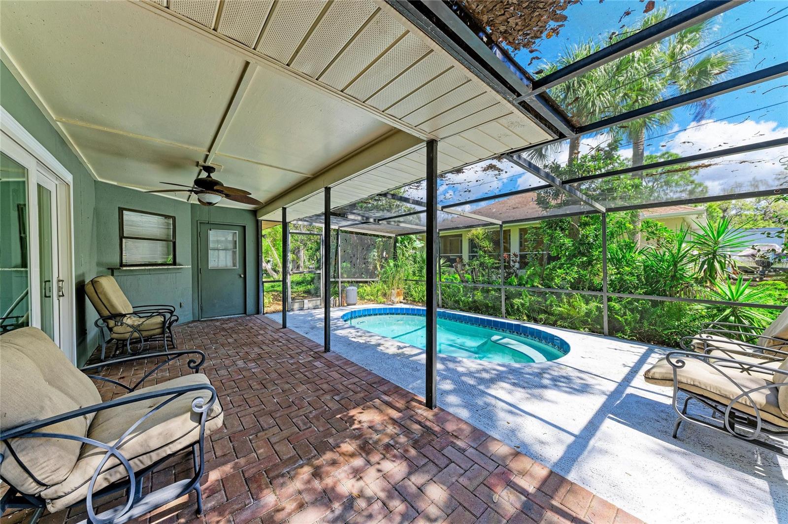 SOUTH VENICE - Residential