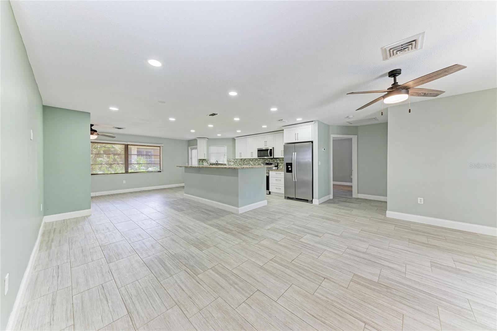 SOUTH VENICE - Residential