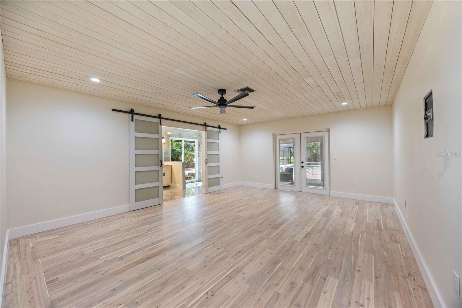 HIDDEN OAKS ESTATES - Residential