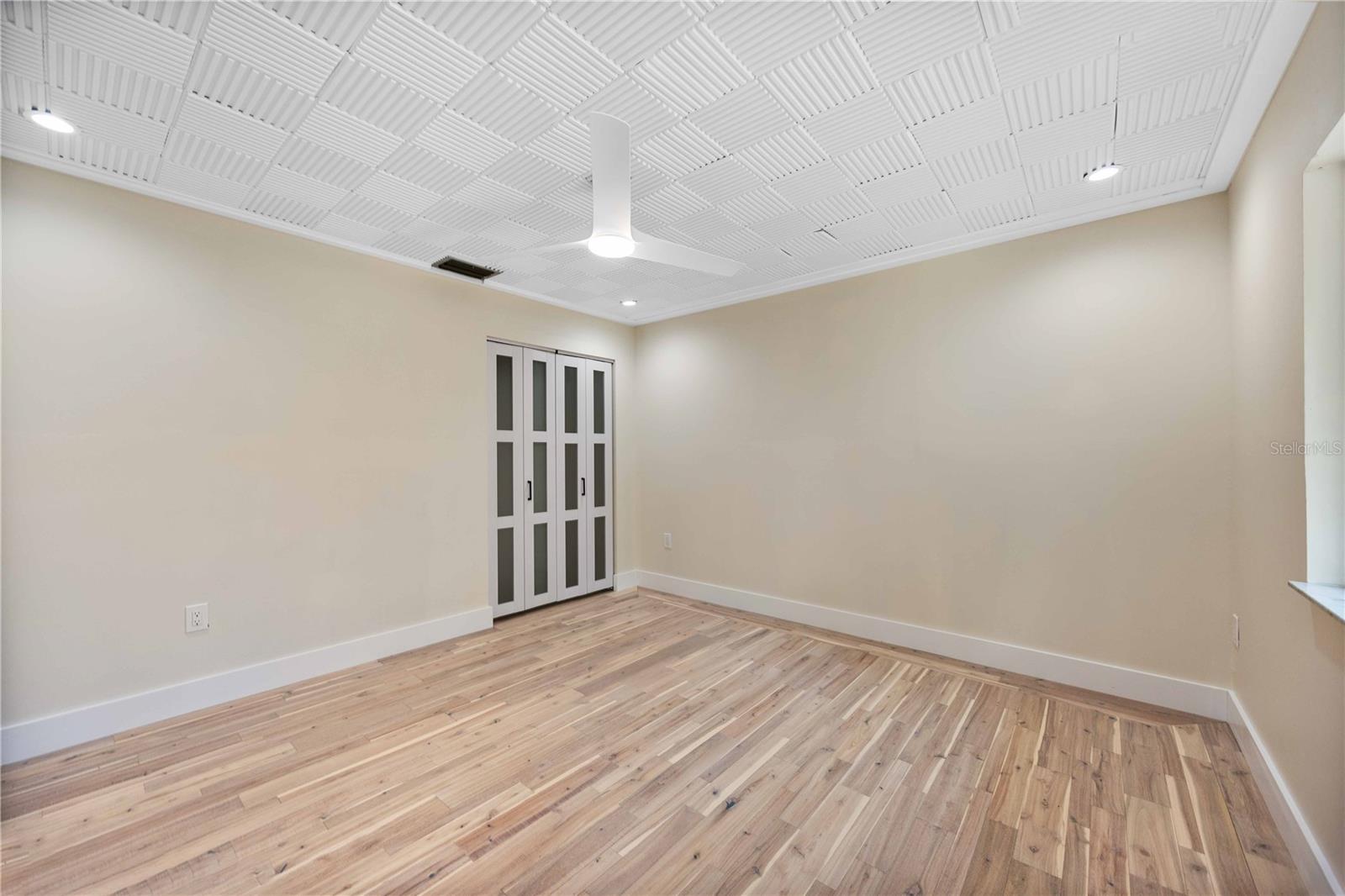 HIDDEN OAKS ESTATES - Residential