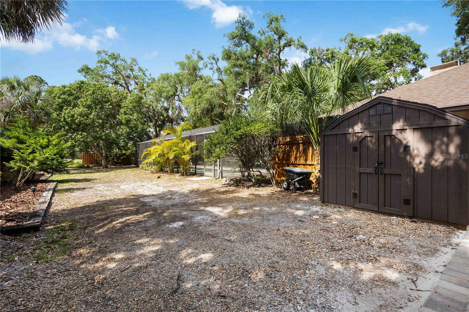 HIDDEN OAKS ESTATES - Residential