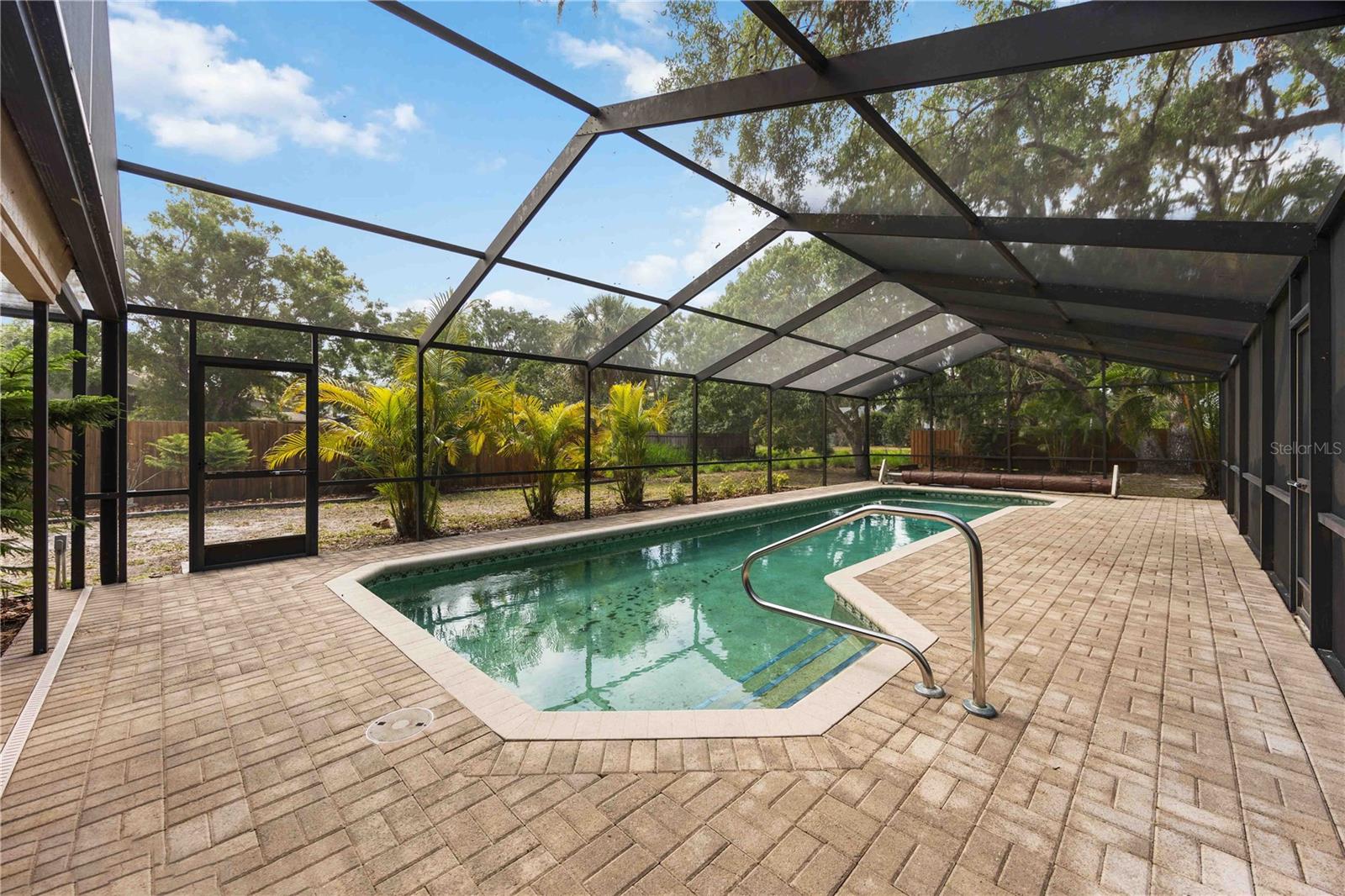 HIDDEN OAKS ESTATES - Residential