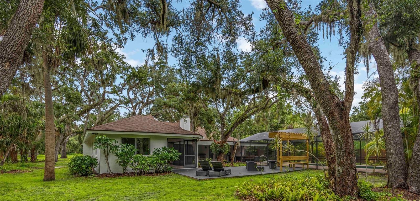 HIDDEN OAKS ESTATES - Residential