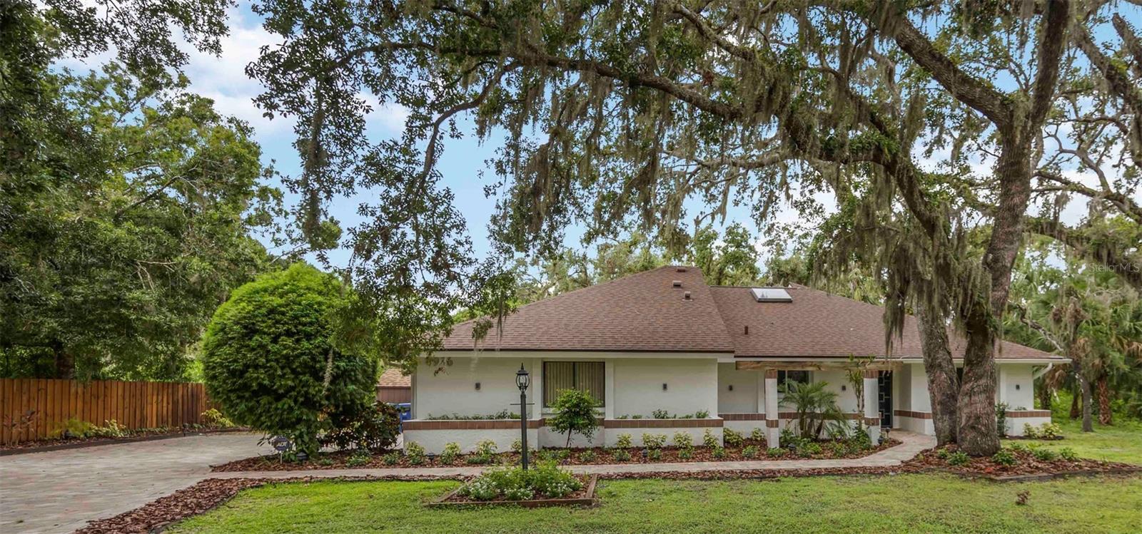 HIDDEN OAKS ESTATES - Residential