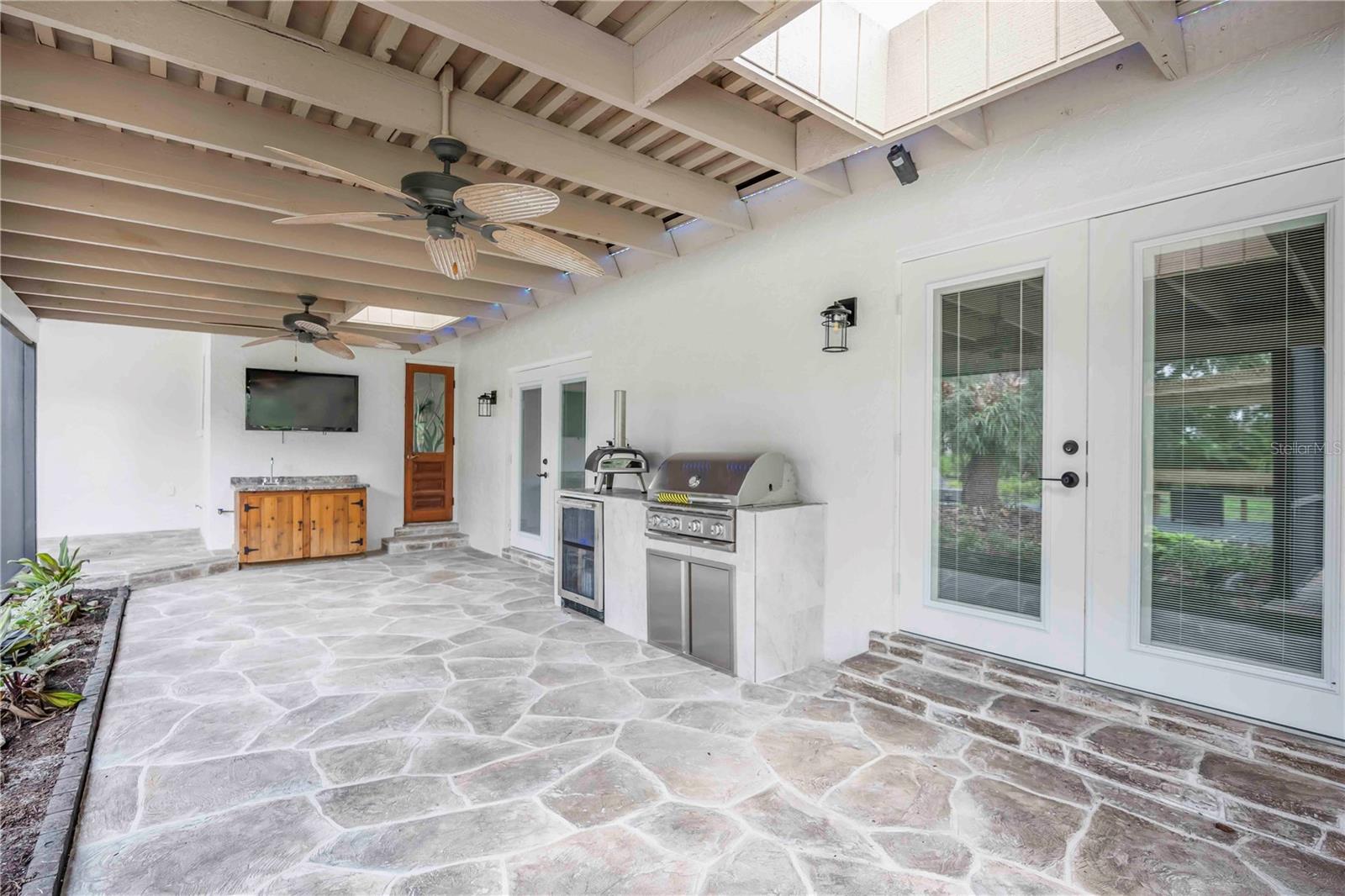 HIDDEN OAKS ESTATES - Residential